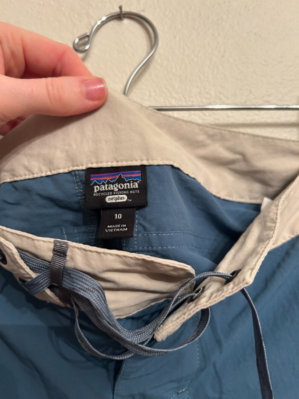 Patagonia Women's Board Shorts Size 10 - Picture 4 of 4